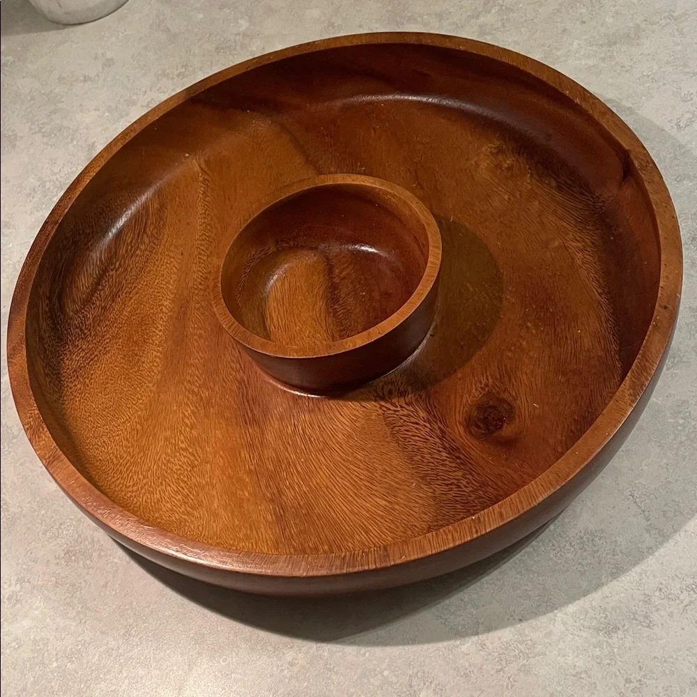Pottery Barn Springwood Chip & Dip Serving Bowl